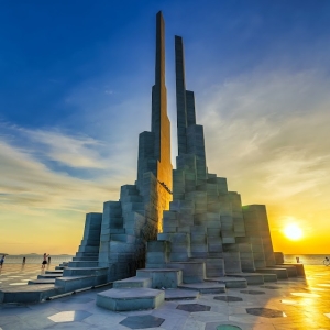 thap-tam-thang-bieu-tuong-moi-cua-vung-tau-va-ve-dep-hoang-hon-thang-910